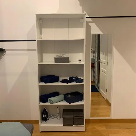 Tiny House * Sedan